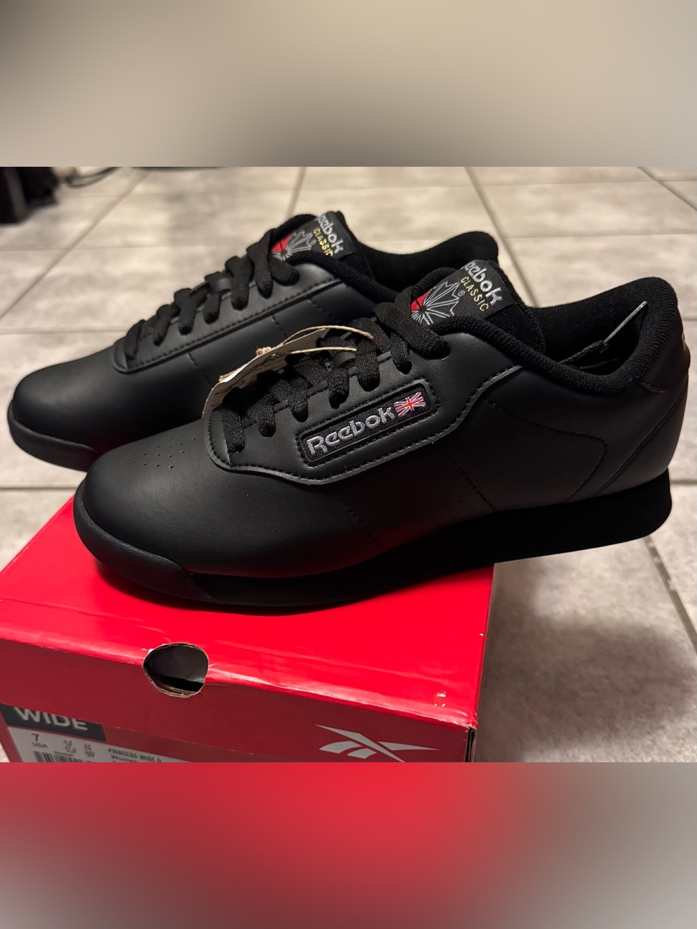 Reebok Classic Women's Princess WIDE D Size 7 Shoes Black